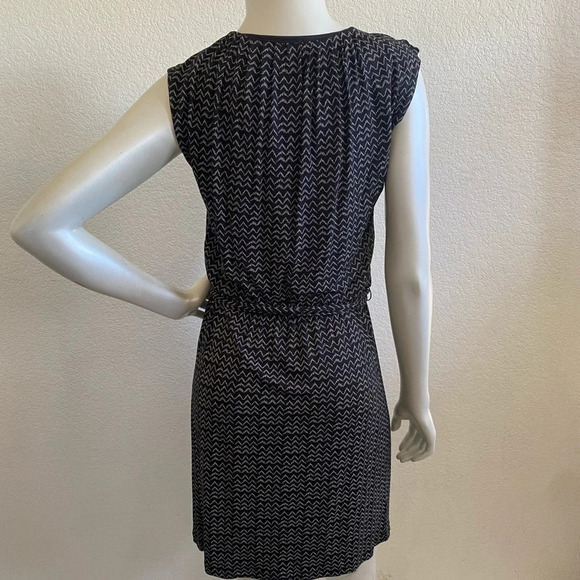 ❤️ Ann Taylor LOFT Womens Dress Sz XSmall Black Beige Chevron Stripes Sleeveless - Picture 6 of 12